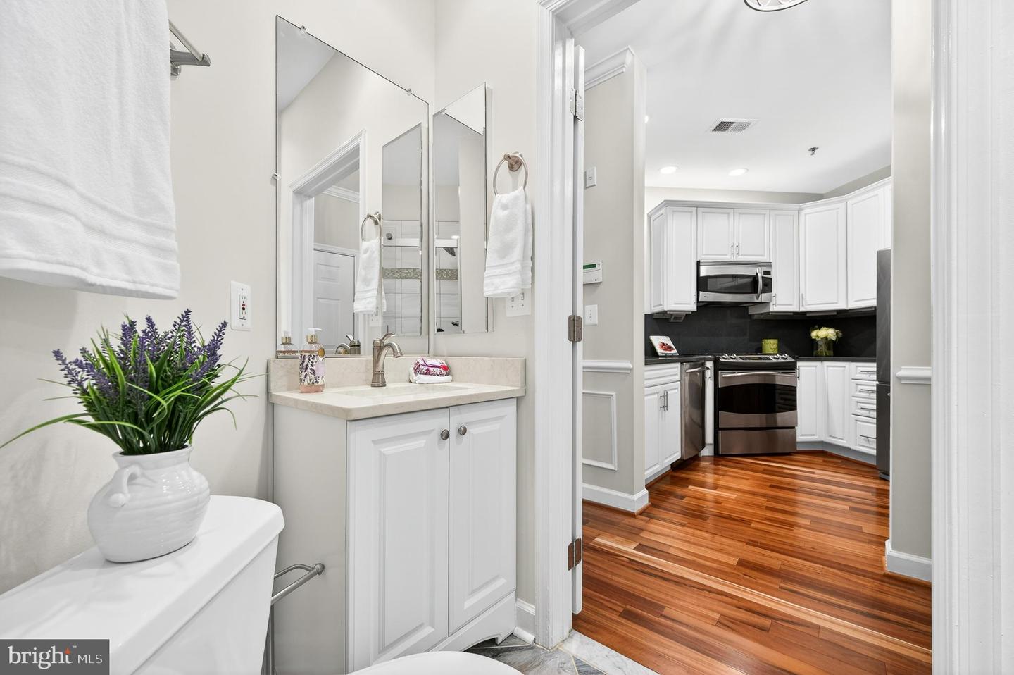 1320 N WAYNE ST #102, ARLINGTON, Virginia 22201, 2 Bedrooms Bedrooms, ,2 BathroomsBathrooms,Residential,For sale,1320 N WAYNE ST #102,VAAR2067484 MLS # VAAR2067484