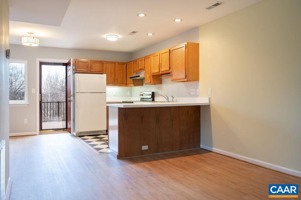 1688 ROYAL OAK CT, CHARLOTTESVILLE, Virginia 22902, 2 Bedrooms Bedrooms, ,2 BathroomsBathrooms,Residential,For sale,1688 ROYAL OAK CT,672299 MLS # 672299