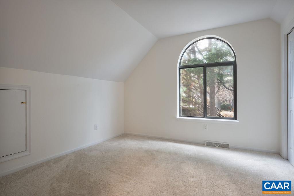 1688 ROYAL OAK CT, CHARLOTTESVILLE, Virginia 22902, 2 Bedrooms Bedrooms, ,2 BathroomsBathrooms,Residential,For sale,1688 ROYAL OAK CT,672299 MLS # 672299