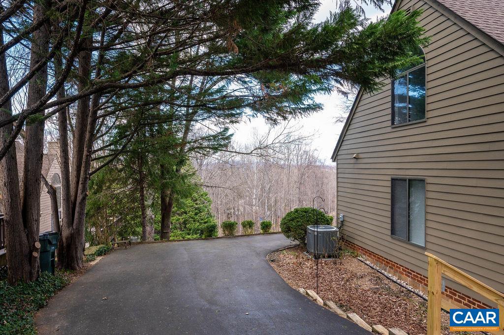 1688 ROYAL OAK CT, CHARLOTTESVILLE, Virginia 22902, 2 Bedrooms Bedrooms, ,2 BathroomsBathrooms,Residential,For sale,1688 ROYAL OAK CT,672299 MLS # 672299