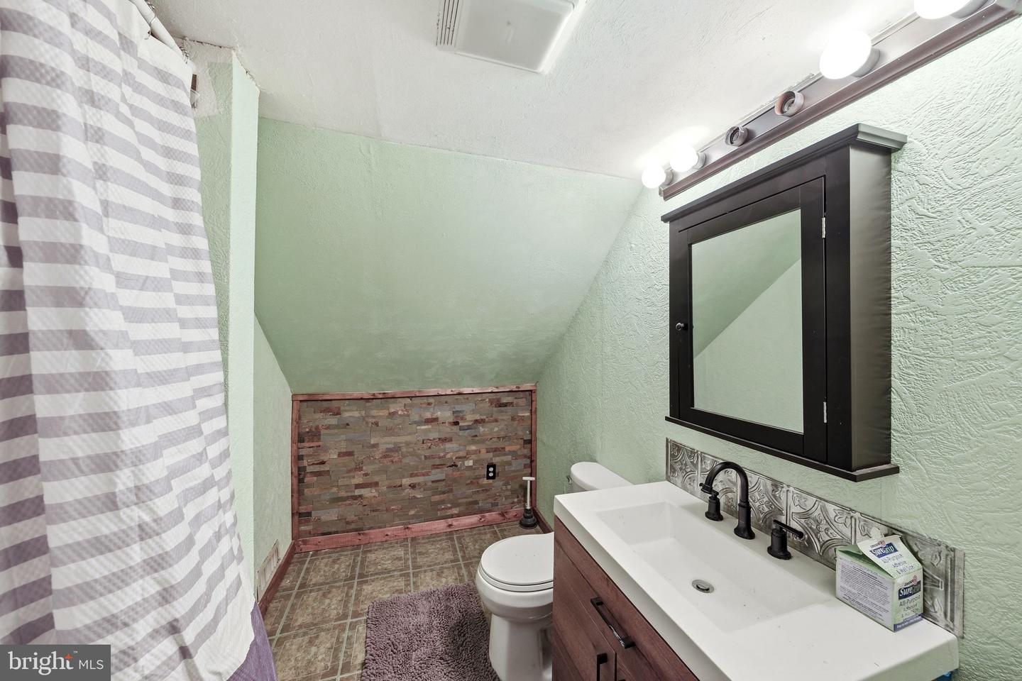 2889 HARRYHOGAN RD, CALLAO, Virginia 22435, 2 Bedrooms Bedrooms, 7 Rooms Rooms,2 BathroomsBathrooms,Residential,For sale,2889 HARRYHOGAN RD,VANV2001858 MLS # VANV2001858