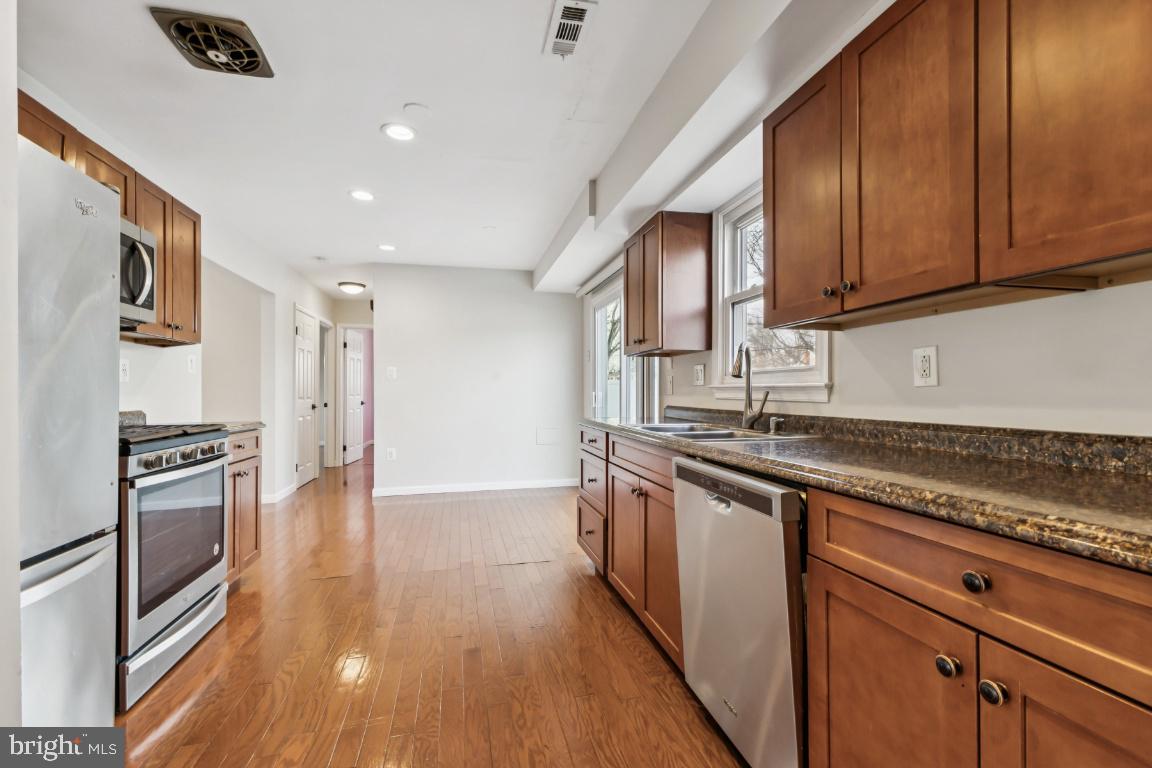 9632 LAFAYETTE AVE, MANASSAS, Virginia 20109, 4 Bedrooms Bedrooms, ,2 BathroomsBathrooms,Residential,For sale,9632 LAFAYETTE AVE,VAPW2110248 MLS # VAPW2110248 9632 LAFAYETTE AVE, MANASSAS, Virginia 20109, 4 Bedrooms Bedrooms, ,2 BathroomsBathrooms,Residential,For sale,9632 LAFAYETTE AVE,VAPW2110248 MLS # VAPW2110248