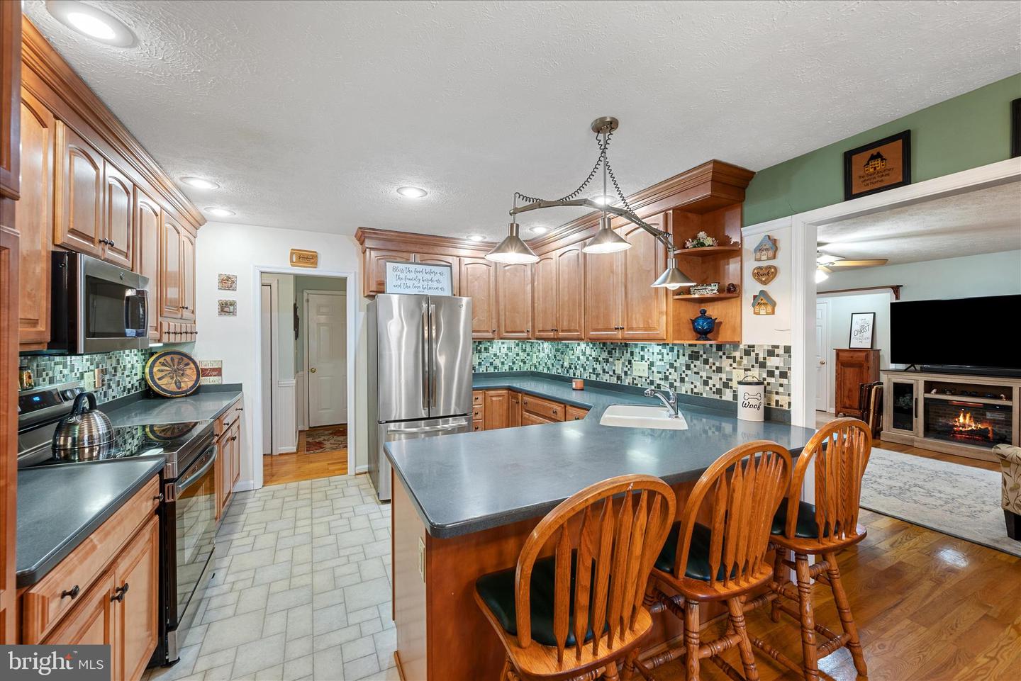 3904 N FREDERICK PIKE, WINCHESTER, Virginia 22603, 3 Bedrooms Bedrooms, ,2 BathroomsBathrooms,Residential,For sale,3904 N FREDERICK PIKE,VAFV2038798 MLS # VAFV2038798