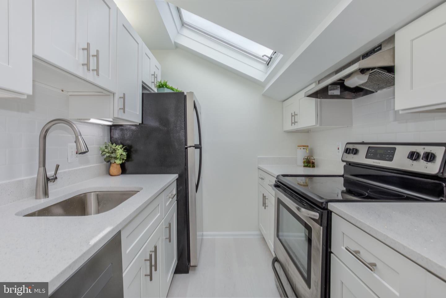 1926 NEW HAMPSHIRE AVE NW #57, WASHINGTON, District Of Columbia 20009, 1 Bedroom Bedrooms, 3 Rooms Rooms,1 BathroomBathrooms,Residential,For sale,1926 NEW HAMPSHIRE AVE NW #57,DCDC2240614 MLS # DCDC2240614 1926 NEW HAMPSHIRE AVE NW #57, WASHINGTON, District Of Columbia 20009, 1 Bedroom Bedrooms, 3 Rooms Rooms,1 BathroomBathrooms,Residential,For sale,1926 NEW HAMPSHIRE AVE NW #57,DCDC2240614 MLS # DCDC2240614