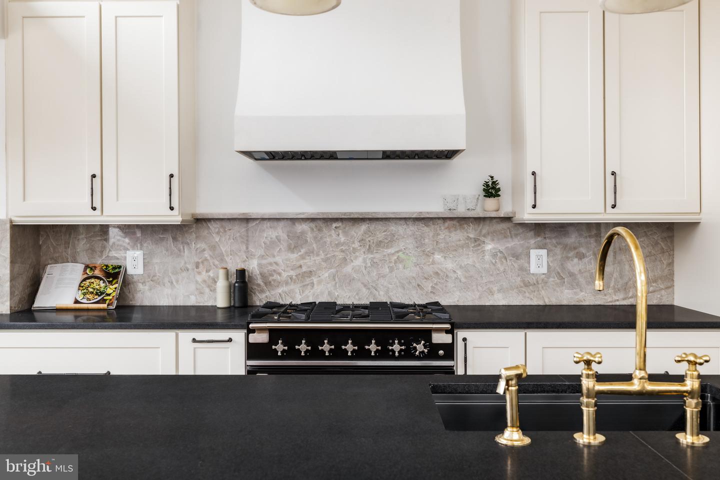 304 N ST NW, WASHINGTON, District Of Columbia 20001, 4 Bedrooms Bedrooms, 9 Rooms Rooms,4 BathroomsBathrooms,Residential,For sale,304 N ST NW,DCDC2240612 MLS # DCDC2240612