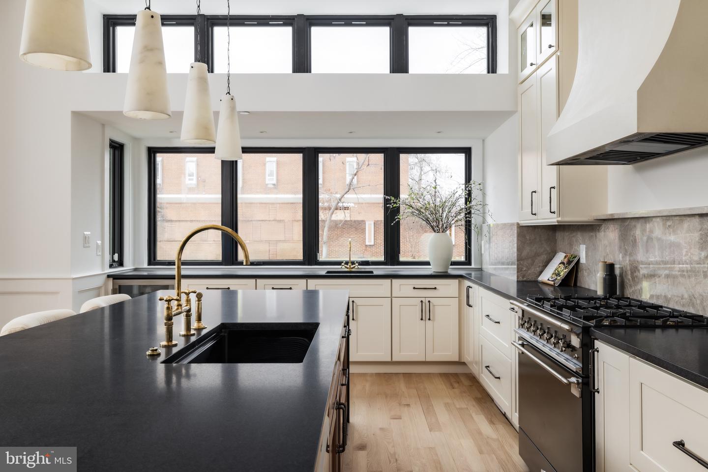 304 N ST NW, WASHINGTON, District Of Columbia 20001, 4 Bedrooms Bedrooms, 9 Rooms Rooms,4 BathroomsBathrooms,Residential,For sale,304 N ST NW,DCDC2240612 MLS # DCDC2240612