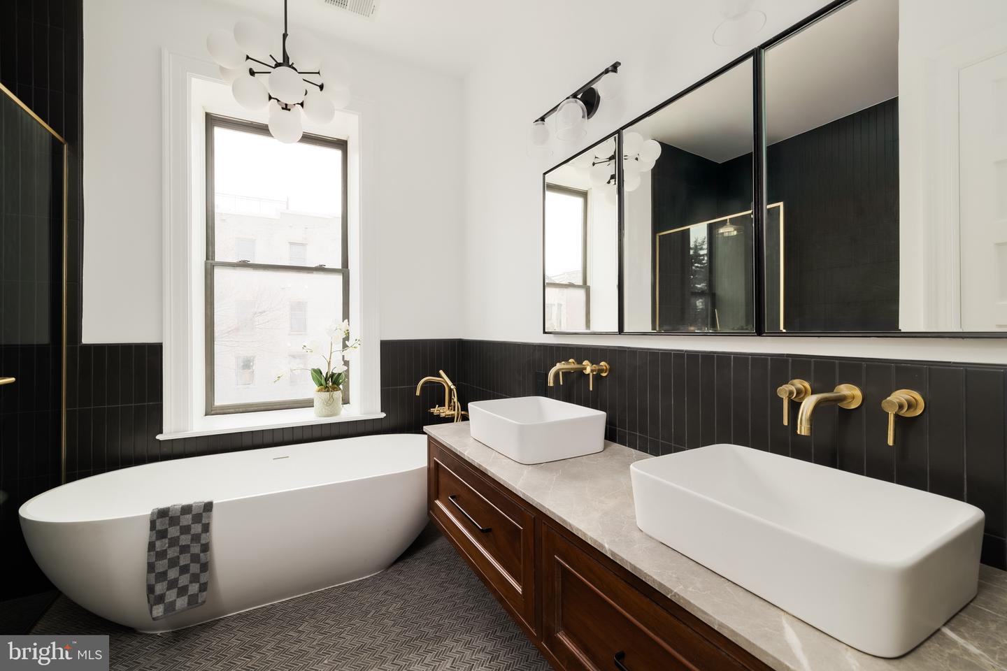 304 N ST NW, WASHINGTON, District Of Columbia 20001, 4 Bedrooms Bedrooms, 9 Rooms Rooms,4 BathroomsBathrooms,Residential,For sale,304 N ST NW,DCDC2240612 MLS # DCDC2240612