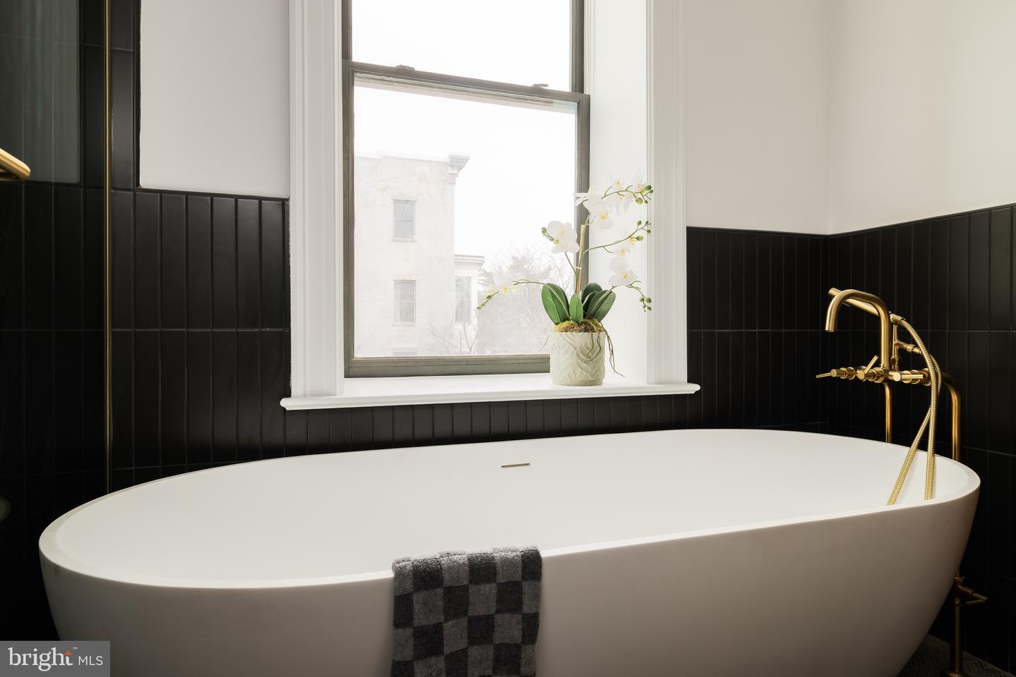 304 N ST NW, WASHINGTON, District Of Columbia 20001, 4 Bedrooms Bedrooms, 9 Rooms Rooms,4 BathroomsBathrooms,Residential,For sale,304 N ST NW,DCDC2240612 MLS # DCDC2240612