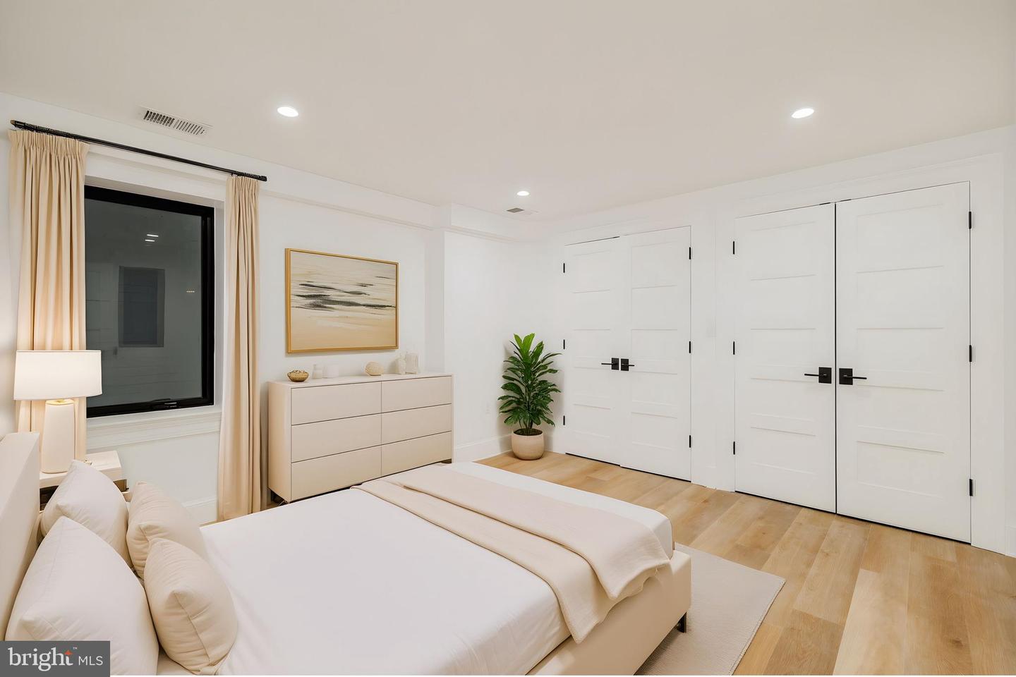 304 N ST NW, WASHINGTON, District Of Columbia 20001, 4 Bedrooms Bedrooms, 9 Rooms Rooms,4 BathroomsBathrooms,Residential,For sale,304 N ST NW,DCDC2240612 MLS # DCDC2240612