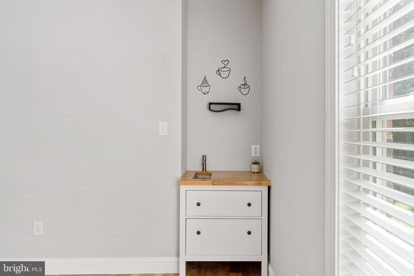 182 WOOD LANDING RD, FREDERICKSBURG, Virginia 22405, 4 Bedrooms Bedrooms, ,5 BathroomsBathrooms,Residential,For sale,182 WOOD LANDING RD,VAST2045108 MLS # VAST2045108