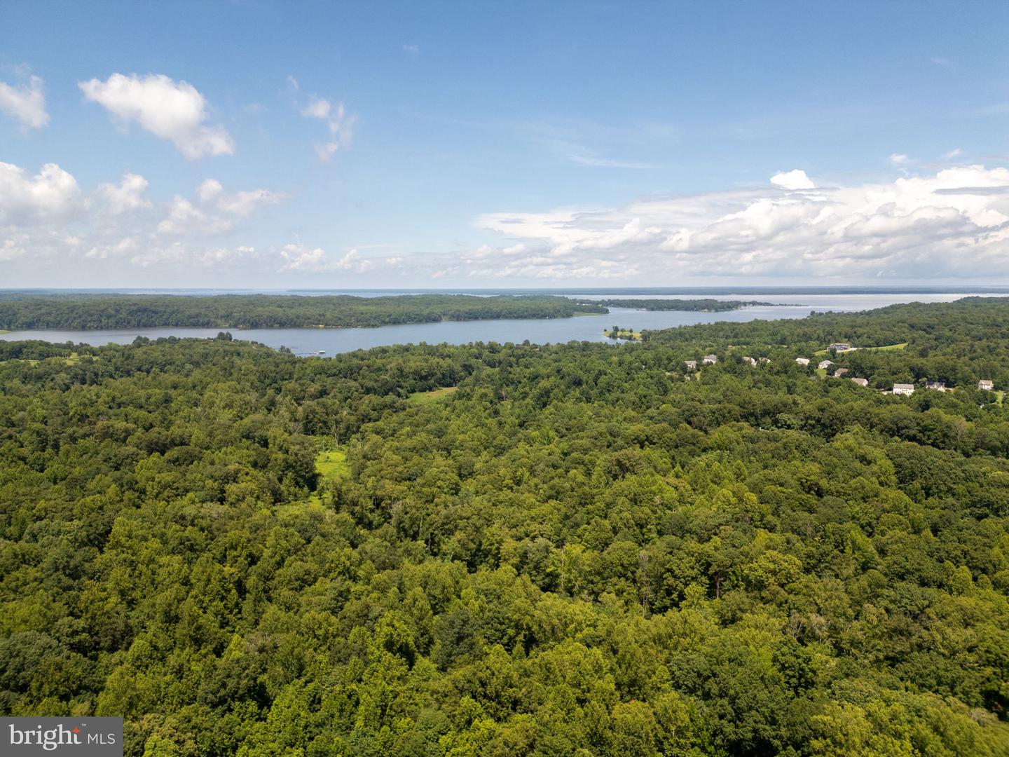 182 WOOD LANDING RD, FREDERICKSBURG, Virginia 22405, 4 Bedrooms Bedrooms, ,5 BathroomsBathrooms,Residential,For sale,182 WOOD LANDING RD,VAST2045108 MLS # VAST2045108