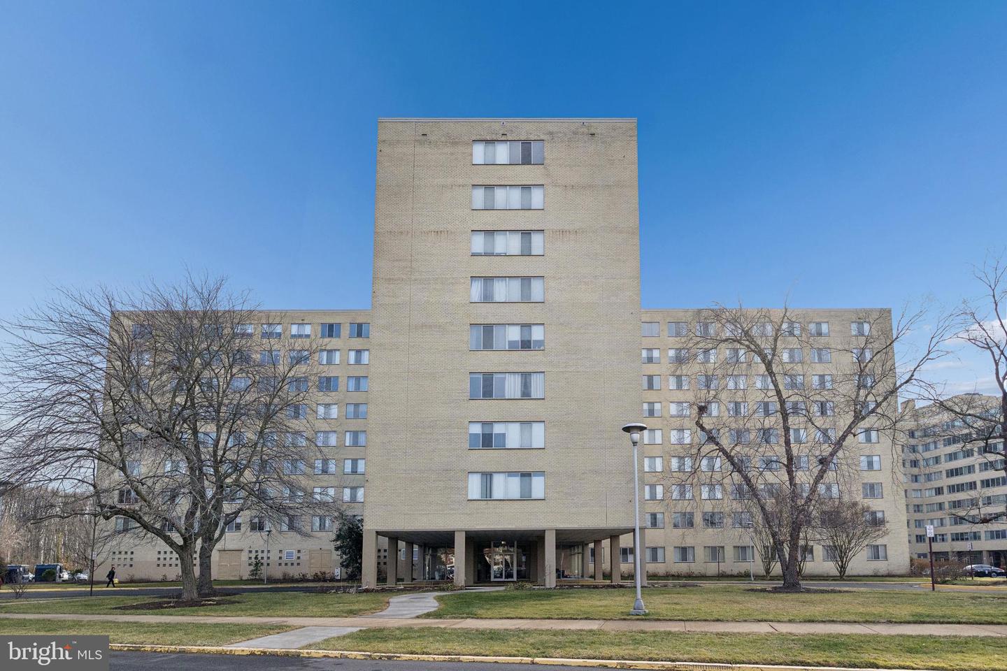 6621 WAKEFIELD DR #713, ALEXANDRIA, Virginia 22307, 2 Bedrooms Bedrooms, ,1 BathroomBathrooms,Residential,For sale,6621 WAKEFIELD DR #713,VAFX2284944 MLS # VAFX2284944