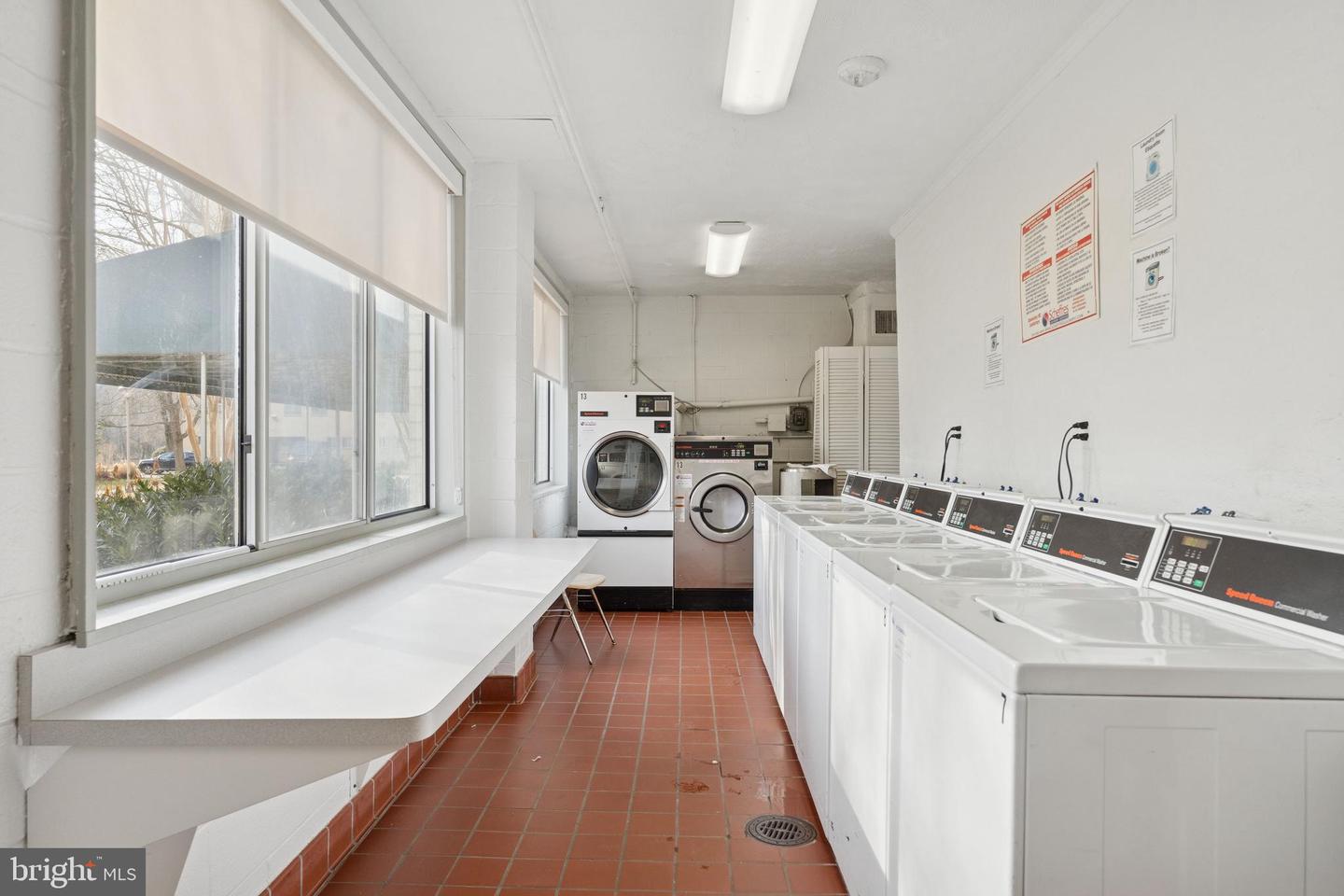 6621 WAKEFIELD DR #713, ALEXANDRIA, Virginia 22307, 2 Bedrooms Bedrooms, ,1 BathroomBathrooms,Residential,For sale,6621 WAKEFIELD DR #713,VAFX2284944 MLS # VAFX2284944