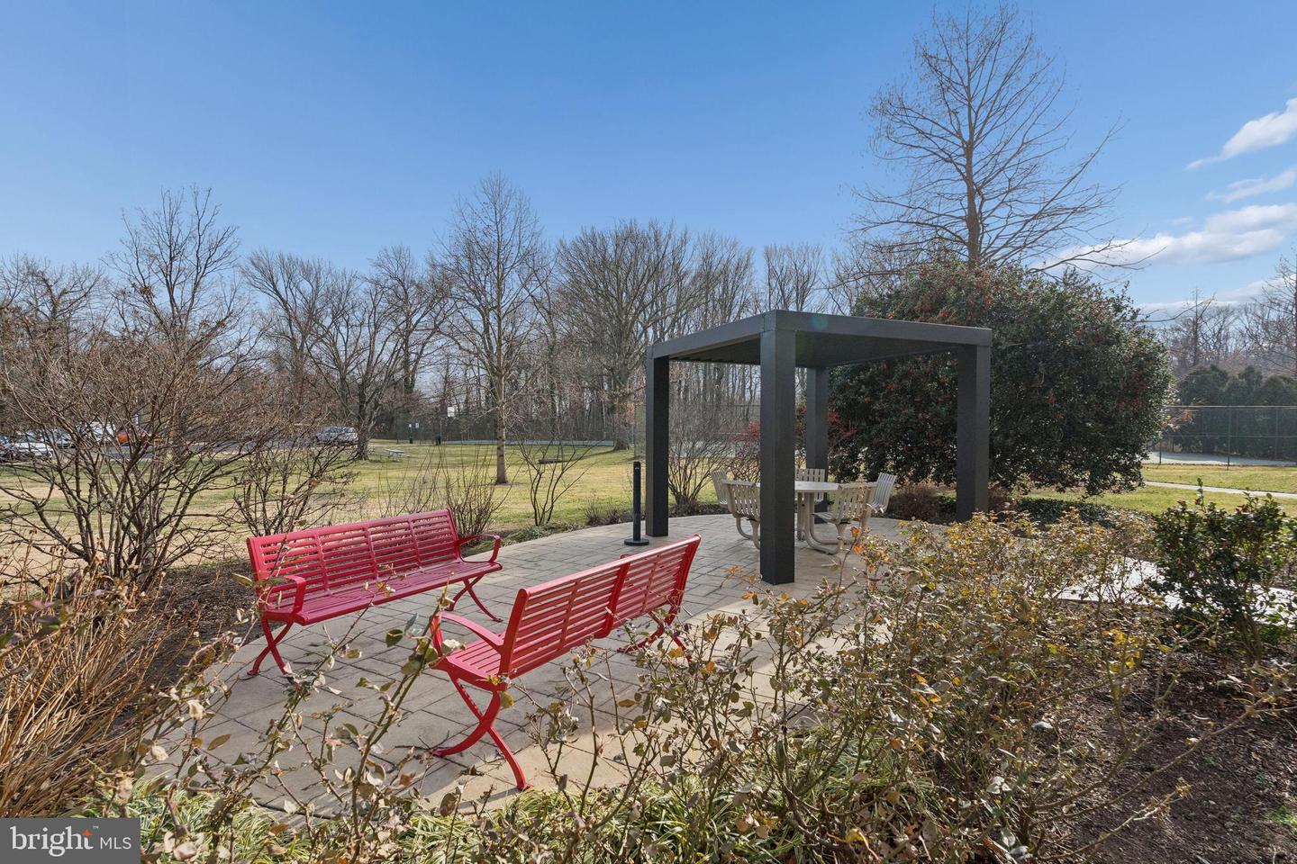 6621 WAKEFIELD DR #713, ALEXANDRIA, Virginia 22307, 2 Bedrooms Bedrooms, ,1 BathroomBathrooms,Residential,For sale,6621 WAKEFIELD DR #713,VAFX2284944 MLS # VAFX2284944