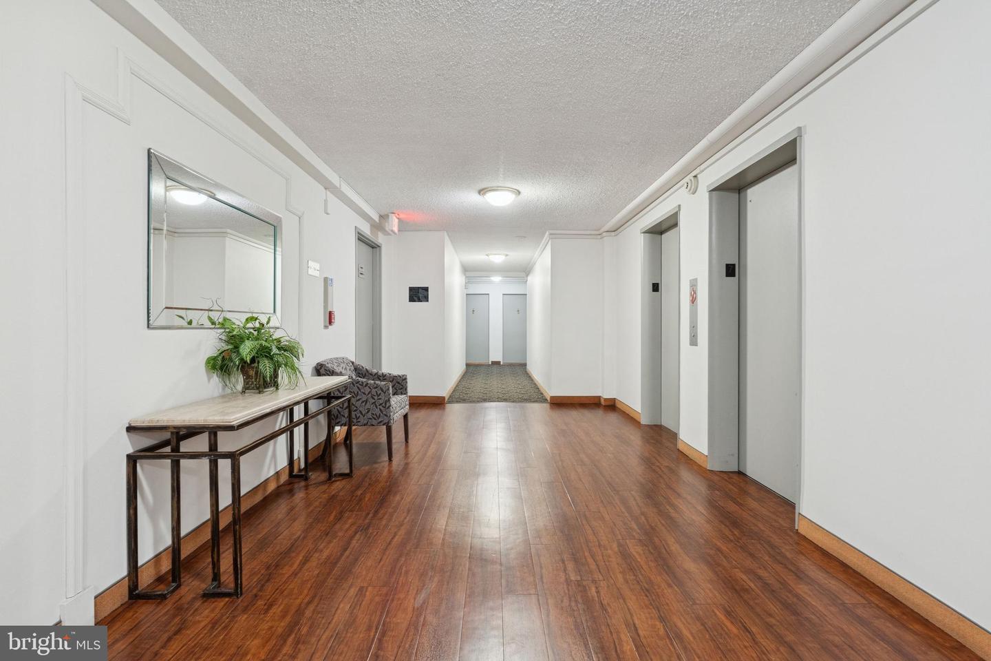 6621 WAKEFIELD DR #713, ALEXANDRIA, Virginia 22307, 2 Bedrooms Bedrooms, ,1 BathroomBathrooms,Residential,For sale,6621 WAKEFIELD DR #713,VAFX2284944 MLS # VAFX2284944