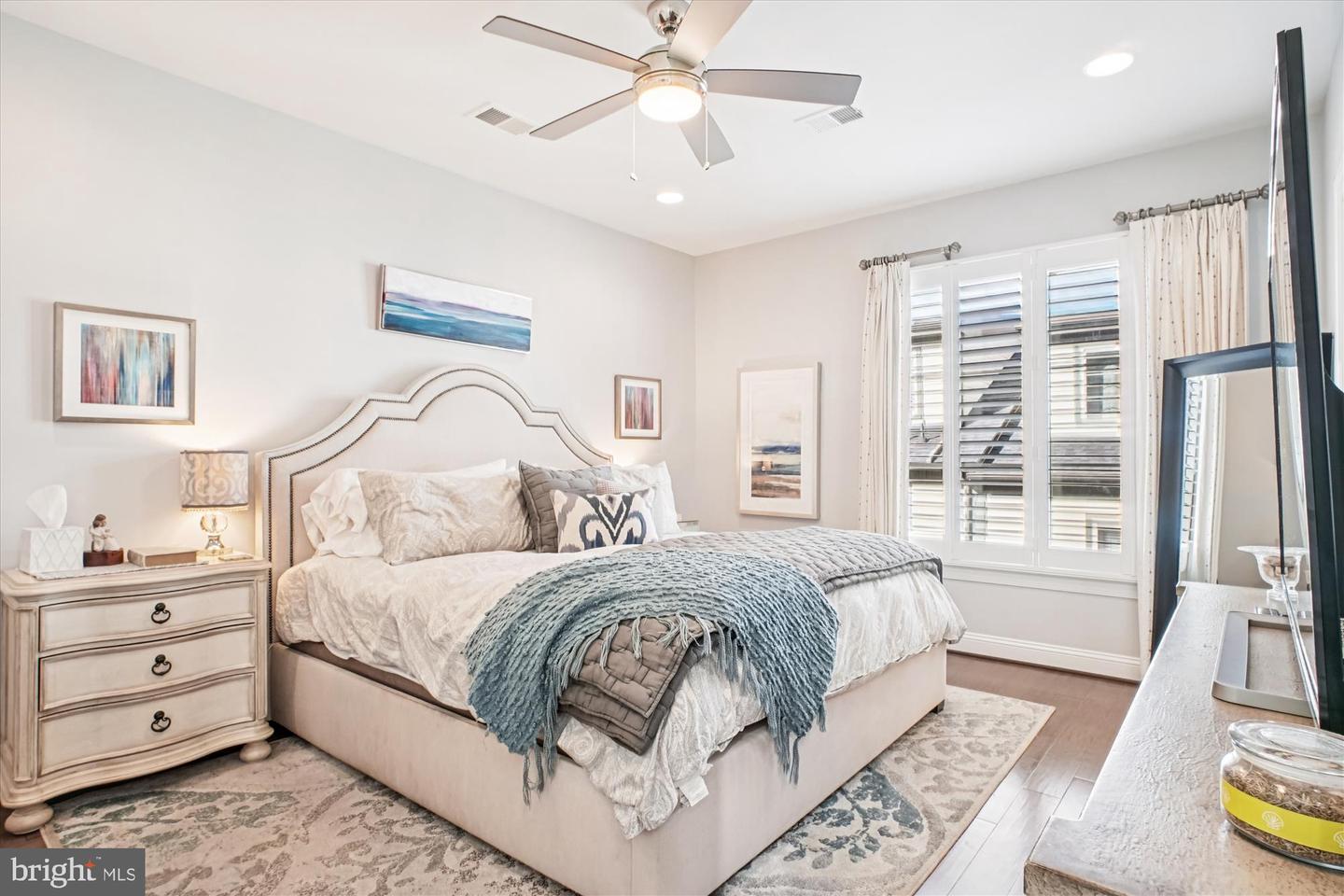 2824 RED STAR LN, ALEXANDRIA, Virginia 22303, 4 Bedrooms Bedrooms, 13 Rooms Rooms,3 BathroomsBathrooms,Residential,For sale,2824 RED STAR LN,VAFX2284952 MLS # VAFX2284952