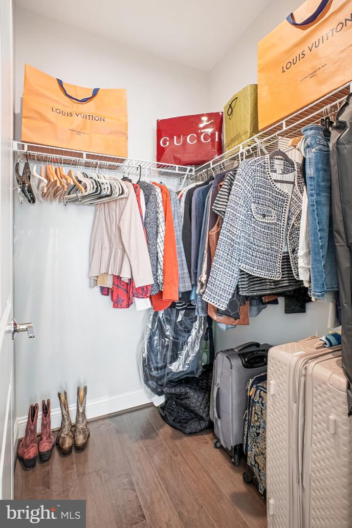 2824 RED STAR LN, ALEXANDRIA, Virginia 22303, 4 Bedrooms Bedrooms, 13 Rooms Rooms,3 BathroomsBathrooms,Residential,For sale,2824 RED STAR LN,VAFX2284952 MLS # VAFX2284952