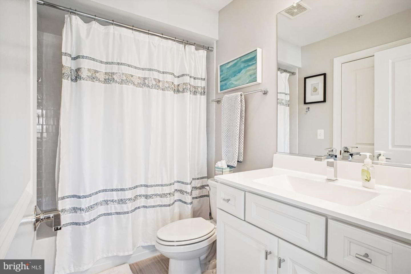 2824 RED STAR LN, ALEXANDRIA, Virginia 22303, 4 Bedrooms Bedrooms, 13 Rooms Rooms,3 BathroomsBathrooms,Residential,For sale,2824 RED STAR LN,VAFX2284952 MLS # VAFX2284952