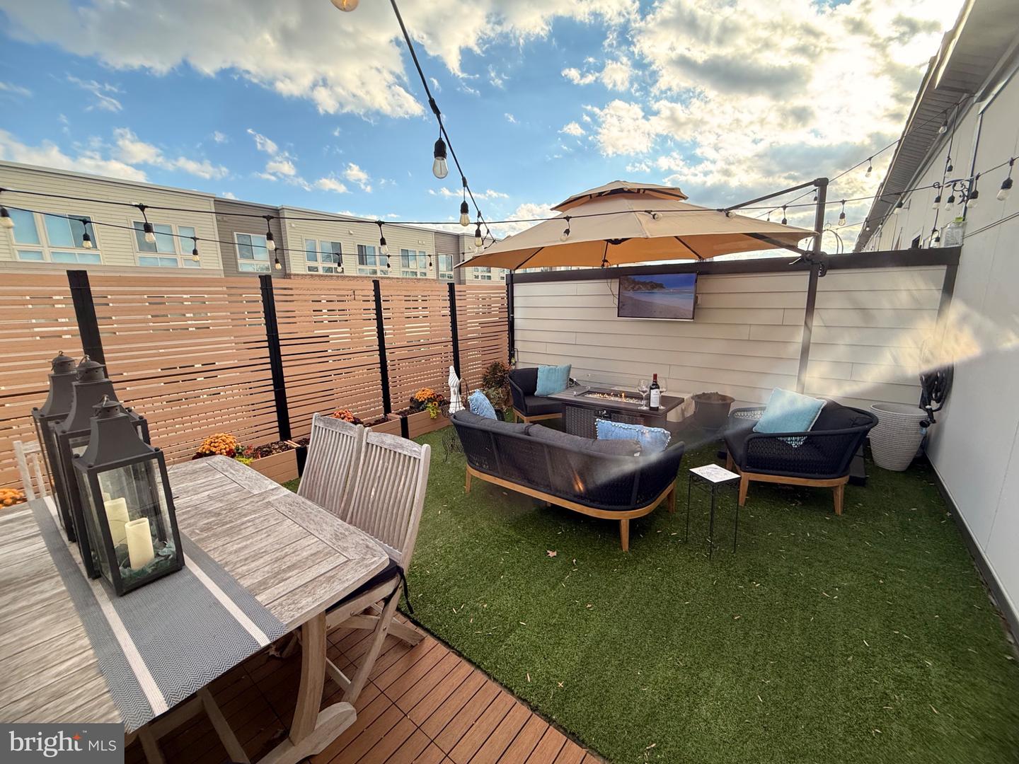 2824 RED STAR LN, ALEXANDRIA, Virginia 22303, 4 Bedrooms Bedrooms, 13 Rooms Rooms,3 BathroomsBathrooms,Residential,For sale,2824 RED STAR LN,VAFX2284952 MLS # VAFX2284952