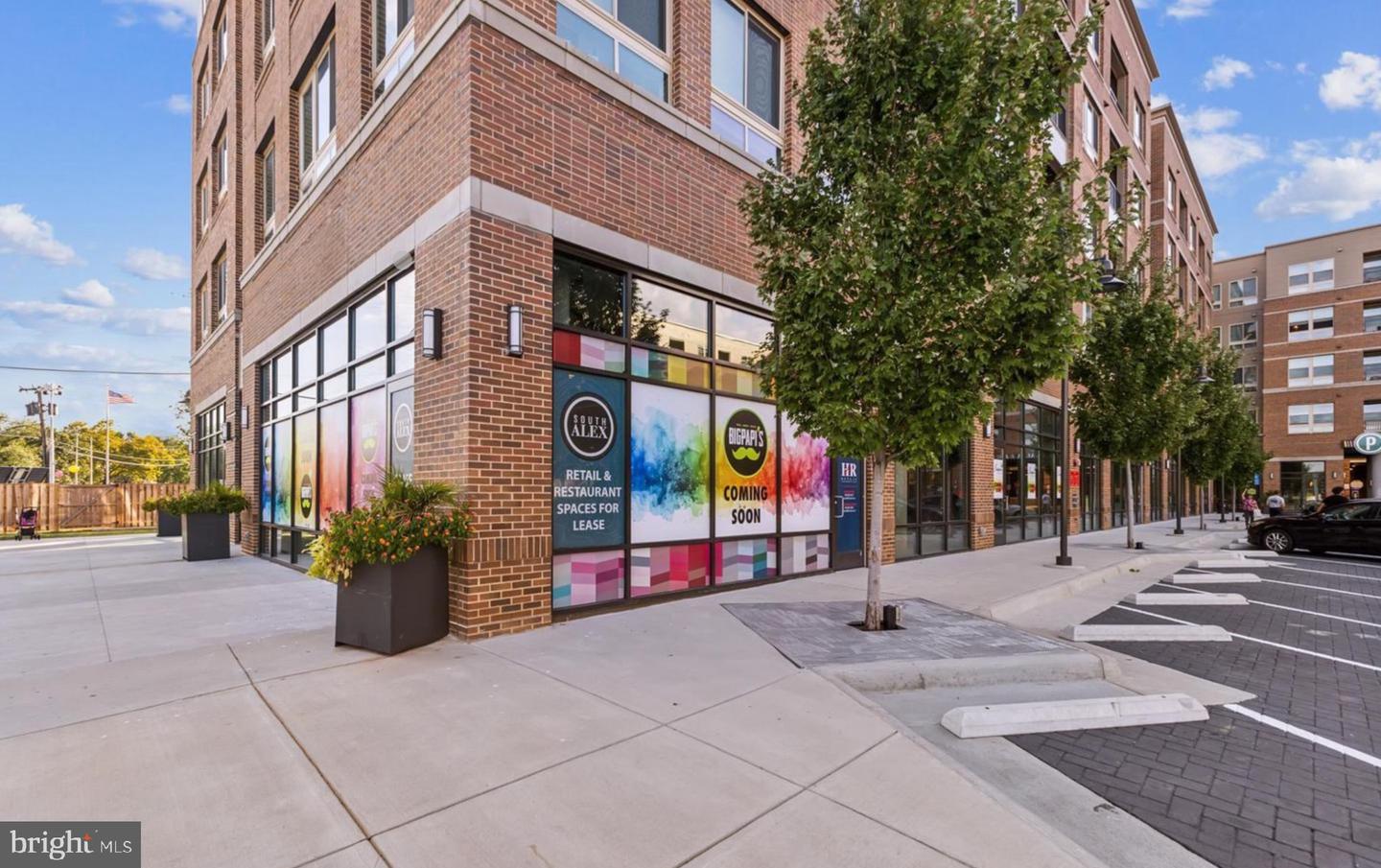 2824 RED STAR LN, ALEXANDRIA, Virginia 22303, 4 Bedrooms Bedrooms, 13 Rooms Rooms,3 BathroomsBathrooms,Residential,For sale,2824 RED STAR LN,VAFX2284952 MLS # VAFX2284952