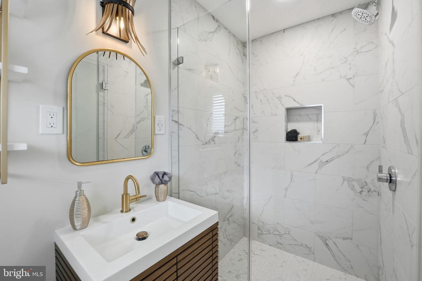 4324 37TH RD N, ARLINGTON, Virginia 22207, 4 Bedrooms Bedrooms, 7 Rooms Rooms,3 BathroomsBathrooms,Residential,For sale,4324 37TH RD N,VAAR2067578 MLS # VAAR2067578 4324 37TH RD N, ARLINGTON, Virginia 22207, 4 Bedrooms Bedrooms, 7 Rooms Rooms,3 BathroomsBathrooms,Residential,For sale,4324 37TH RD N,VAAR2067578 MLS # VAAR2067578