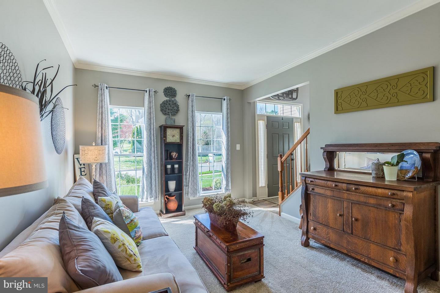 274 HIDDEN CREEK LN, WARRENTON, Virginia 20186, 4 Bedrooms Bedrooms, 13 Rooms Rooms,2 BathroomsBathrooms,Residential,For sale,274 HIDDEN CREEK LN,VAFQ2020086 MLS # VAFQ2020086