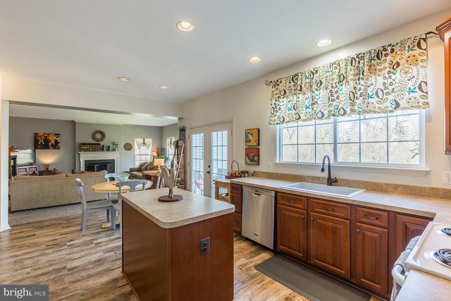 274 HIDDEN CREEK LN, WARRENTON, Virginia 20186, 4 Bedrooms Bedrooms, 13 Rooms Rooms,2 BathroomsBathrooms,Residential,For sale,274 HIDDEN CREEK LN,VAFQ2020086 MLS # VAFQ2020086