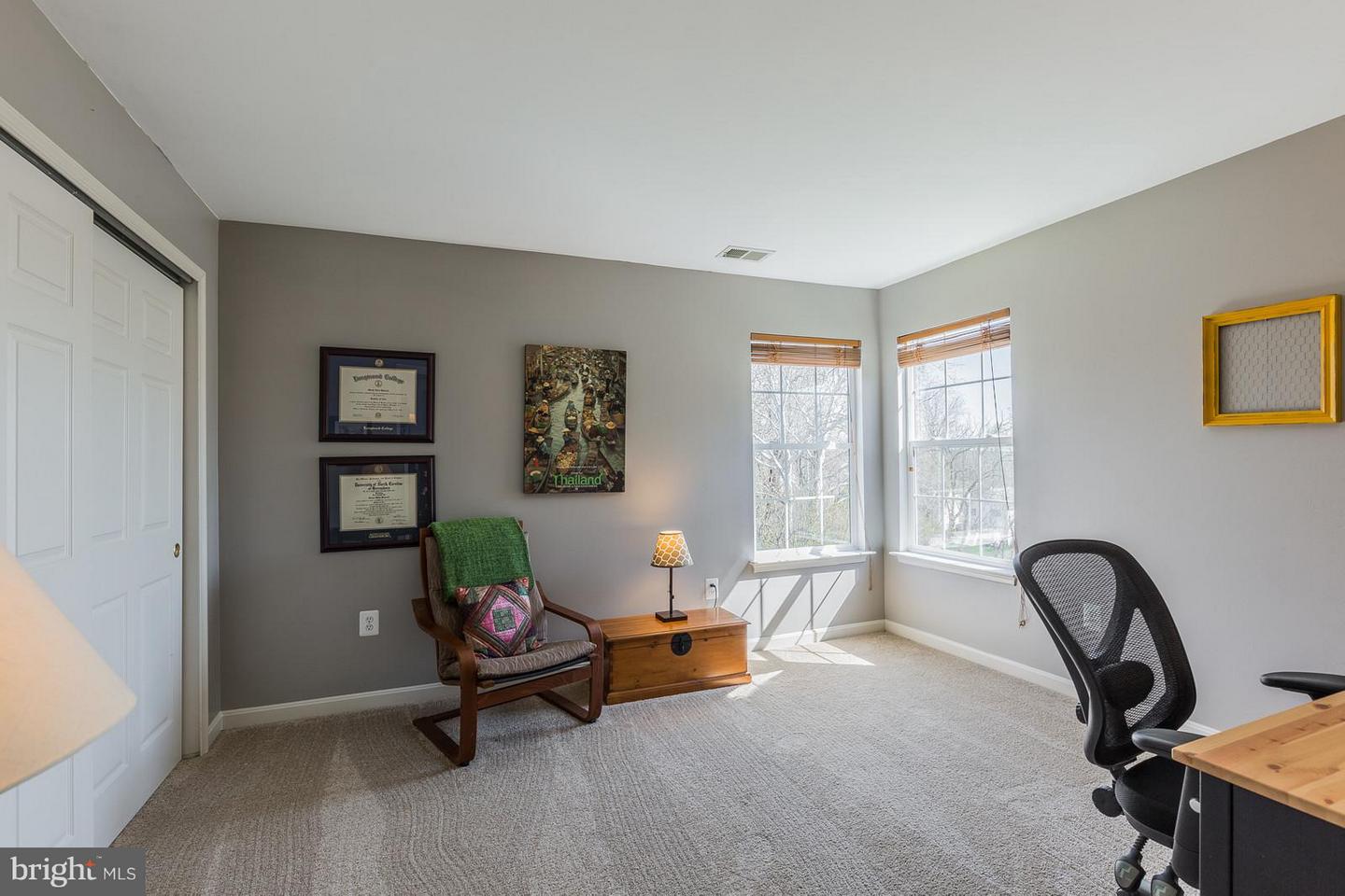 274 HIDDEN CREEK LN, WARRENTON, Virginia 20186, 4 Bedrooms Bedrooms, 13 Rooms Rooms,2 BathroomsBathrooms,Residential,For sale,274 HIDDEN CREEK LN,VAFQ2020086 MLS # VAFQ2020086