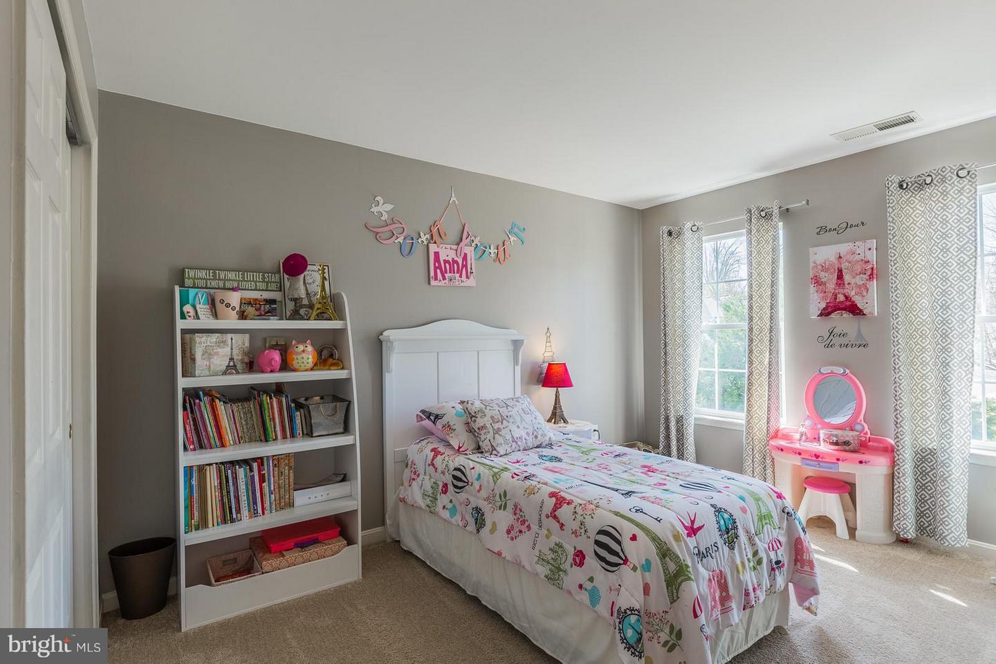 274 HIDDEN CREEK LN, WARRENTON, Virginia 20186, 4 Bedrooms Bedrooms, 13 Rooms Rooms,2 BathroomsBathrooms,Residential,For sale,274 HIDDEN CREEK LN,VAFQ2020086 MLS # VAFQ2020086