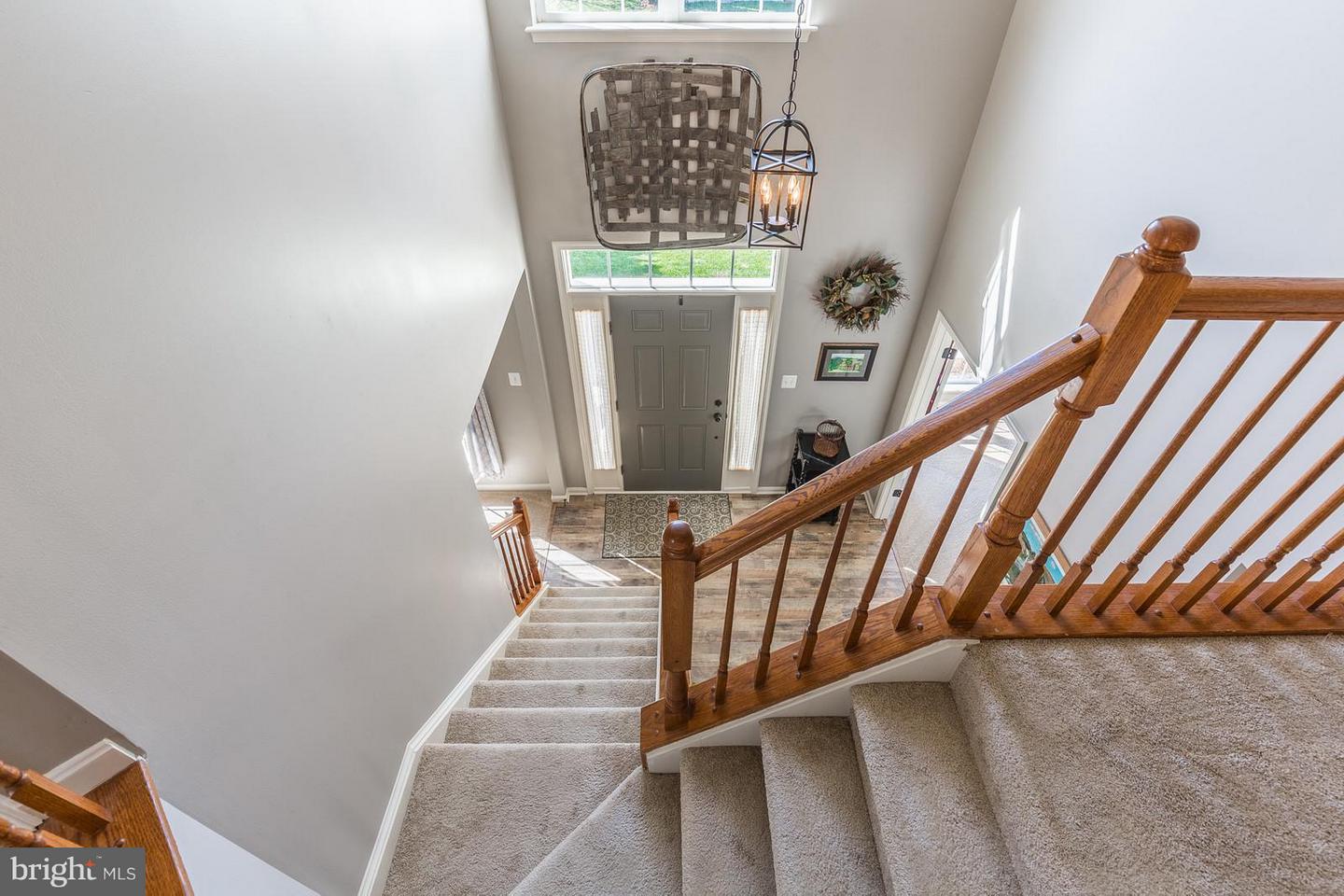 274 HIDDEN CREEK LN, WARRENTON, Virginia 20186, 4 Bedrooms Bedrooms, 13 Rooms Rooms,2 BathroomsBathrooms,Residential,For sale,274 HIDDEN CREEK LN,VAFQ2020086 MLS # VAFQ2020086