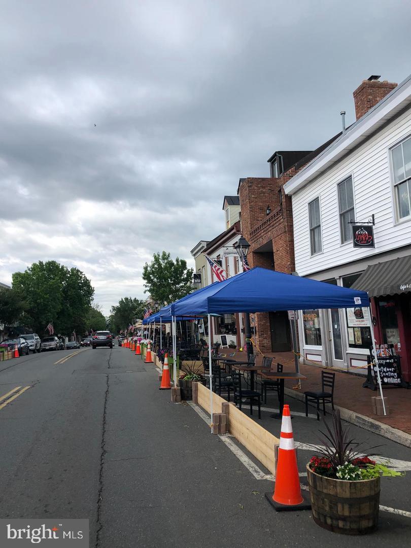 274 HIDDEN CREEK LN, WARRENTON, Virginia 20186, 4 Bedrooms Bedrooms, 13 Rooms Rooms,2 BathroomsBathrooms,Residential,For sale,274 HIDDEN CREEK LN,VAFQ2020086 MLS # VAFQ2020086