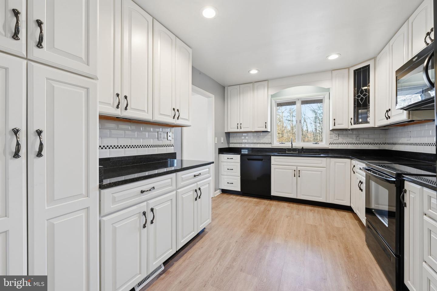 123 COUNTRY CLUB DR, STANARDSVILLE, Virginia 22973, 4 Bedrooms Bedrooms, 7 Rooms Rooms,3 BathroomsBathrooms,Residential,For sale,123 COUNTRY CLUB DR,VAGR2000792 MLS # VAGR2000792