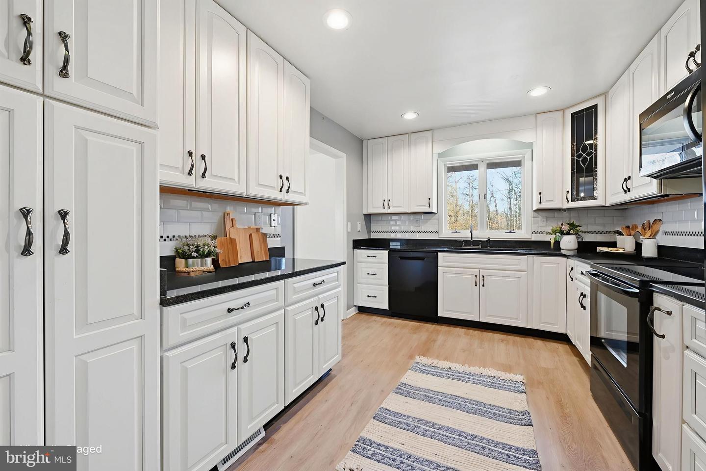 123 COUNTRY CLUB DR, STANARDSVILLE, Virginia 22973, 4 Bedrooms Bedrooms, 7 Rooms Rooms,3 BathroomsBathrooms,Residential,For sale,123 COUNTRY CLUB DR,VAGR2000792 MLS # VAGR2000792