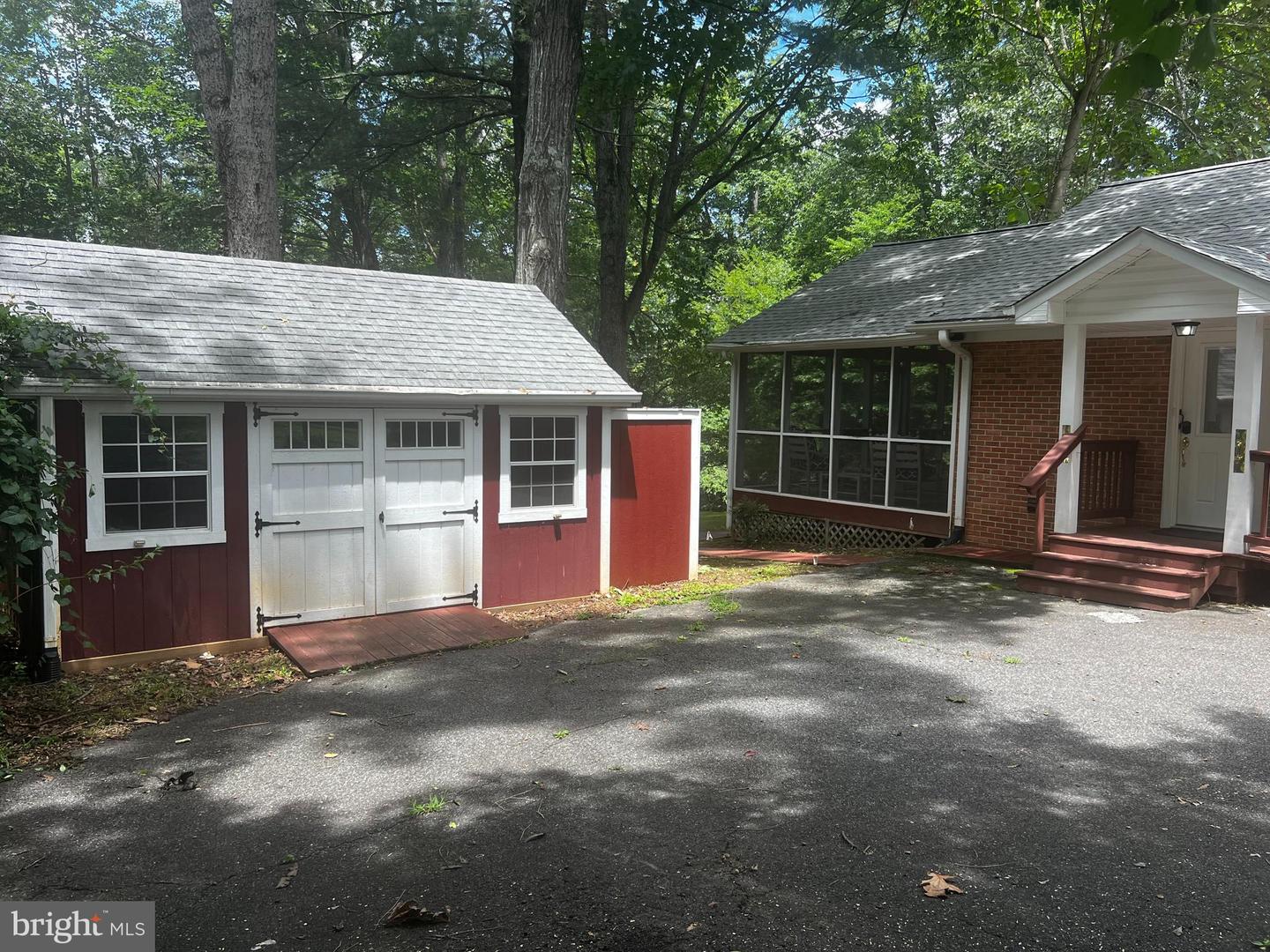 123 COUNTRY CLUB DR, STANARDSVILLE, Virginia 22973, 4 Bedrooms Bedrooms, 7 Rooms Rooms,3 BathroomsBathrooms,Residential,For sale,123 COUNTRY CLUB DR,VAGR2000792 MLS # VAGR2000792