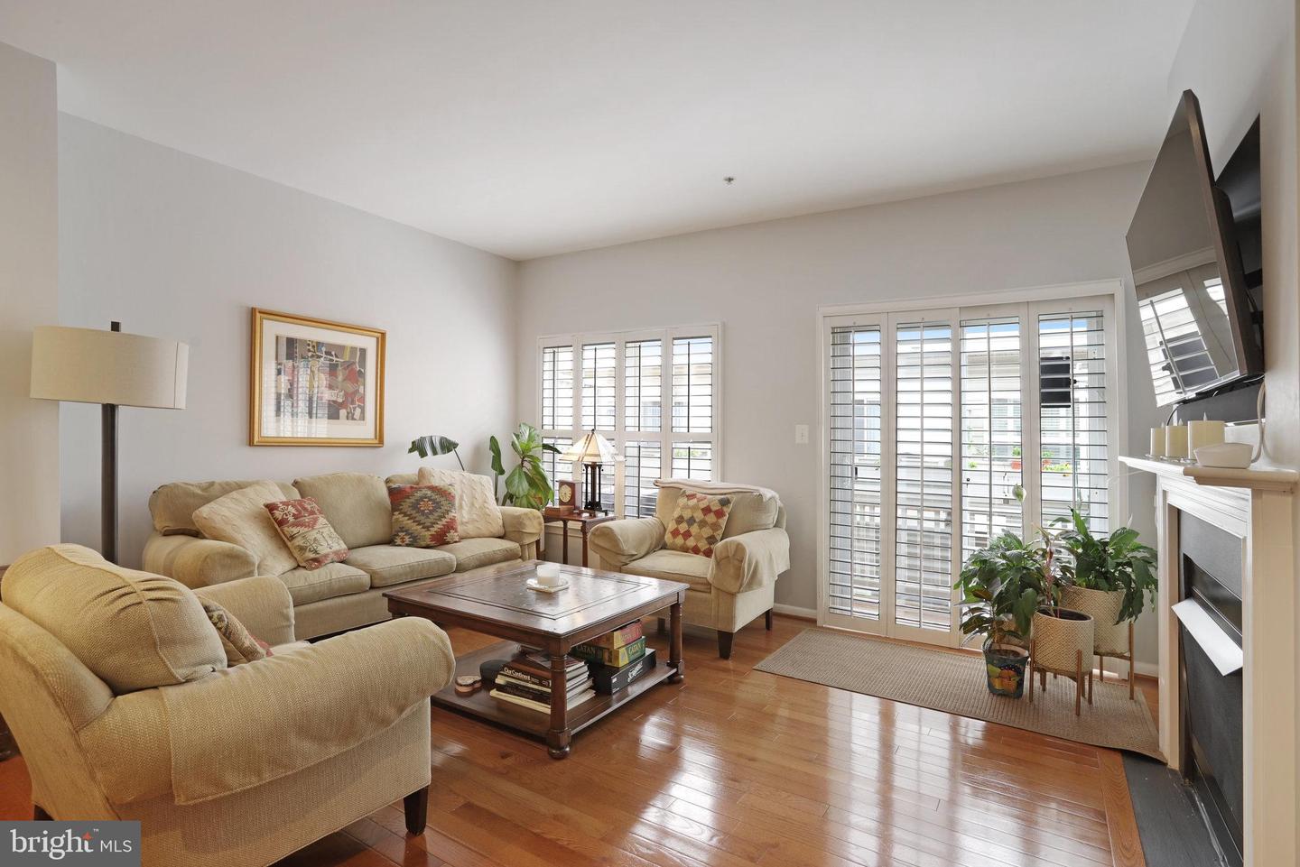 2116 12TH ST NW, WASHINGTON, District Of Columbia 20009, 3 Bedrooms Bedrooms, ,2 BathroomsBathrooms,Residential,For sale,2116 12TH ST NW,DCDC2240640 MLS # DCDC2240640