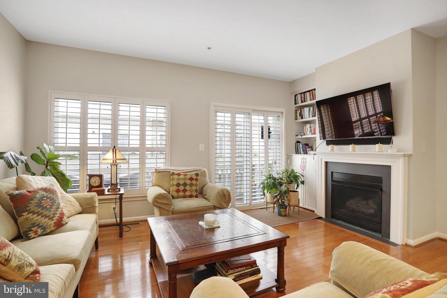 2116 12TH ST NW, WASHINGTON, District Of Columbia 20009, 3 Bedrooms Bedrooms, ,2 BathroomsBathrooms,Residential,For sale,2116 12TH ST NW,DCDC2240640 MLS # DCDC2240640