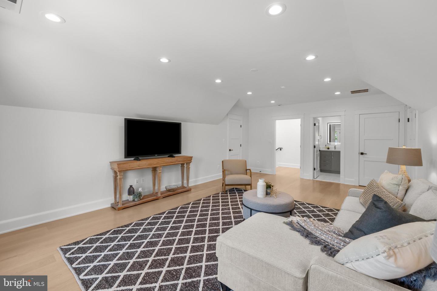 3108 KEY BLVD, ARLINGTON, Virginia 22201, 7 Bedrooms Bedrooms, ,6 BathroomsBathrooms,Residential,For sale,3108 KEY BLVD,VAAR2067586 MLS # VAAR2067586