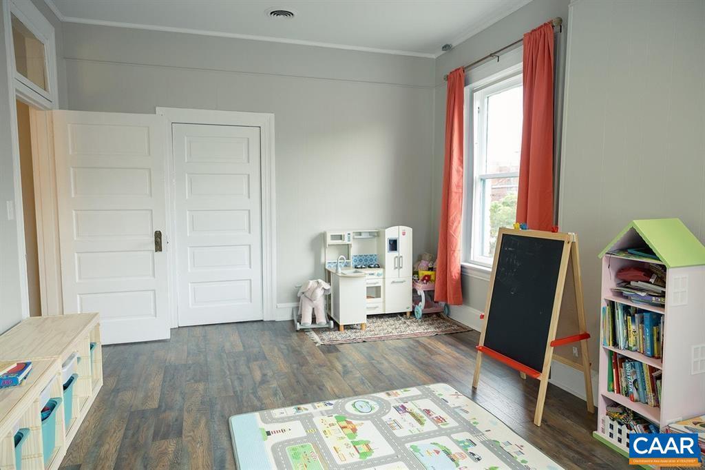 409 PARK ST, CHARLOTTESVILLE, Virginia 22902, 5 Bedrooms Bedrooms, ,4 BathroomsBathrooms,Residential,For sale,409 PARK ST,672326 MLS # 672326 409 PARK ST, CHARLOTTESVILLE, Virginia 22902, 5 Bedrooms Bedrooms, ,4 BathroomsBathrooms,Residential,For sale,409 PARK ST,672326 MLS # 672326