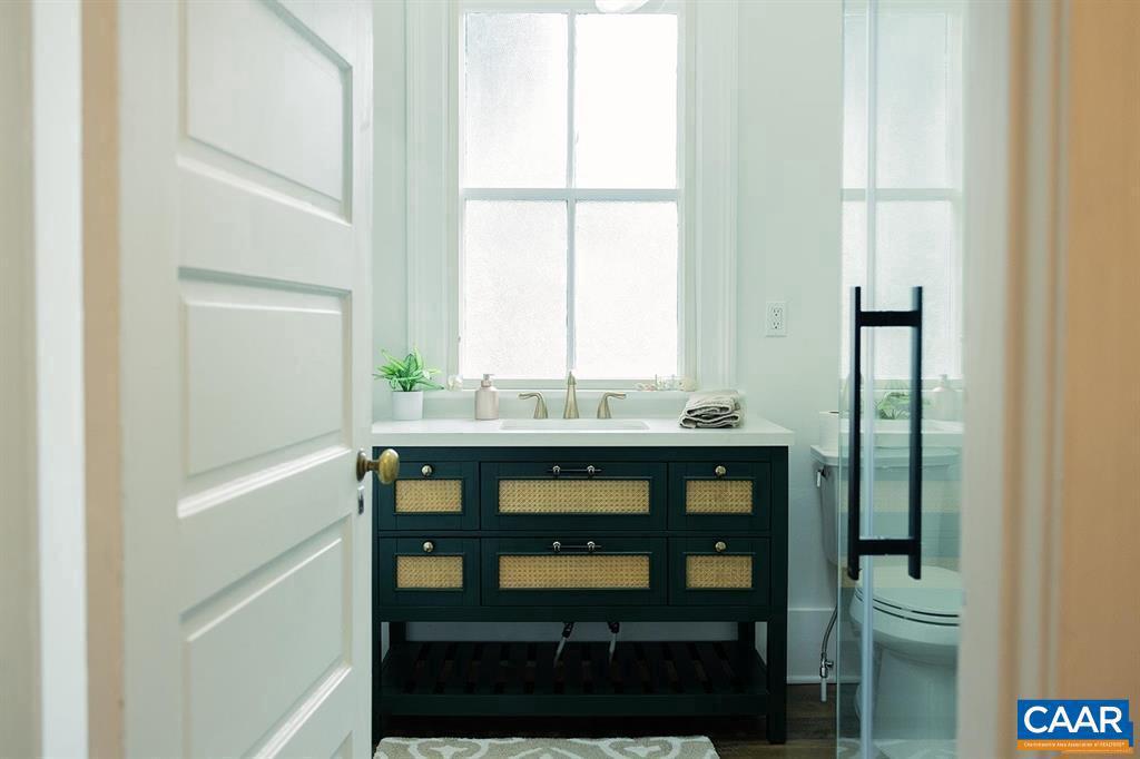 409 PARK ST, CHARLOTTESVILLE, Virginia 22902, 5 Bedrooms Bedrooms, ,4 BathroomsBathrooms,Residential,For sale,409 PARK ST,672326 MLS # 672326 409 PARK ST, CHARLOTTESVILLE, Virginia 22902, 5 Bedrooms Bedrooms, ,4 BathroomsBathrooms,Residential,For sale,409 PARK ST,672326 MLS # 672326