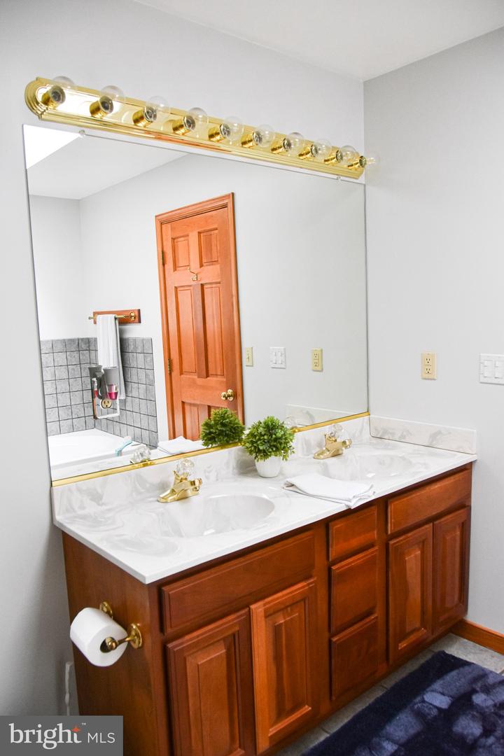 21246 CLARKS MOUNTAIN RD, RAPIDAN, Virginia 22733, 3 Bedrooms Bedrooms, ,3 BathroomsBathrooms,Residential,For sale,21246 CLARKS MOUNTAIN RD,VAOR2013092 MLS # VAOR2013092