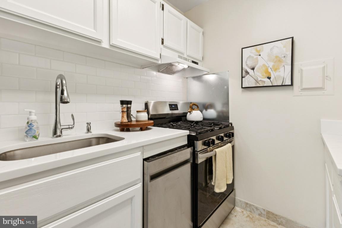 12705 DARA DR #301, WOODBRIDGE, Virginia 22192, 1 Bedroom Bedrooms, 4 Rooms Rooms,1 BathroomBathrooms,Residential,For sale,12705 DARA DR #301,VAPW2101396 MLS # VAPW2101396