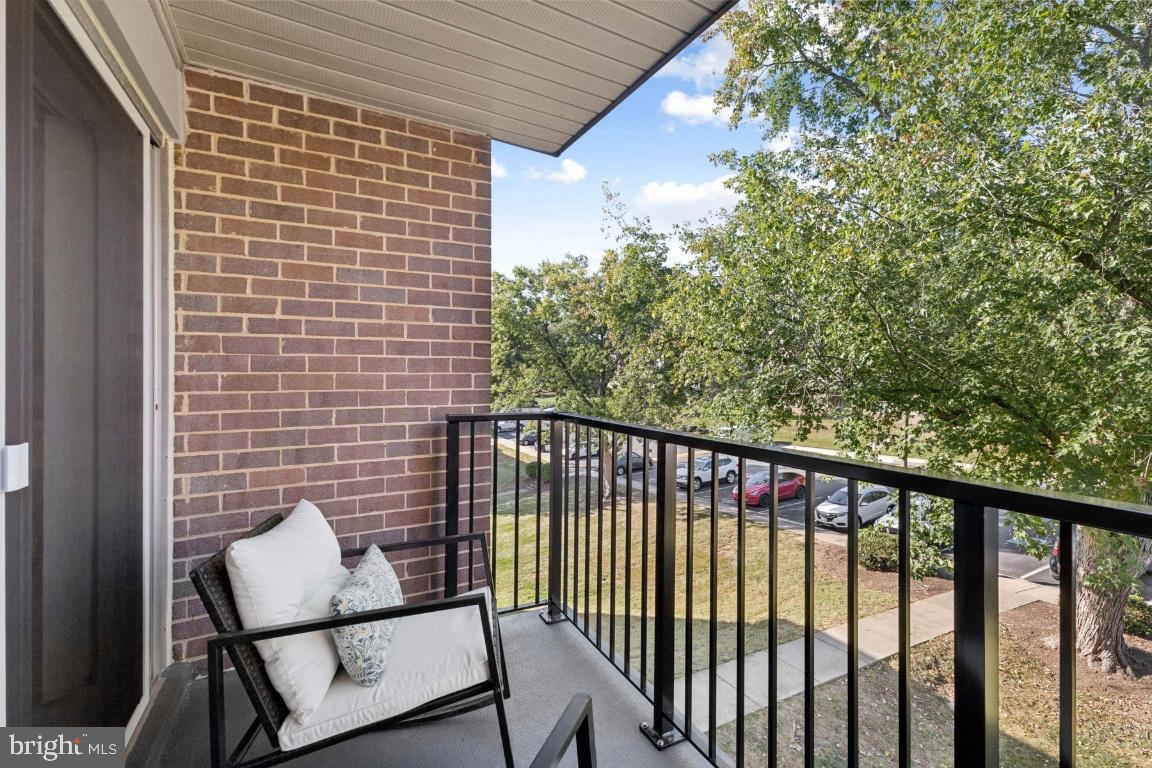 12705 DARA DR #301, WOODBRIDGE, Virginia 22192, 1 Bedroom Bedrooms, 4 Rooms Rooms,1 BathroomBathrooms,Residential,For sale,12705 DARA DR #301,VAPW2101396 MLS # VAPW2101396