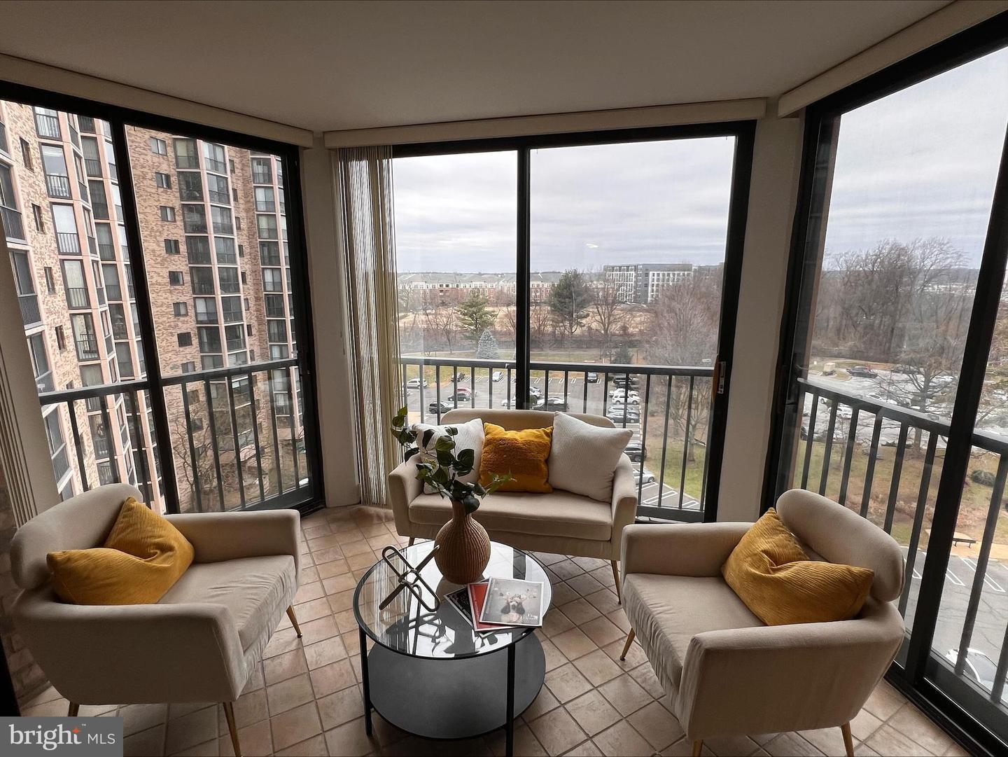 5902 MOUNT EAGLE DR #805, ALEXANDRIA, Virginia 22303, 2 Bedrooms Bedrooms, ,2 BathroomsBathrooms,Residential,For sale,5902 MOUNT EAGLE DR #805,VAFX2262868 MLS # VAFX2262868