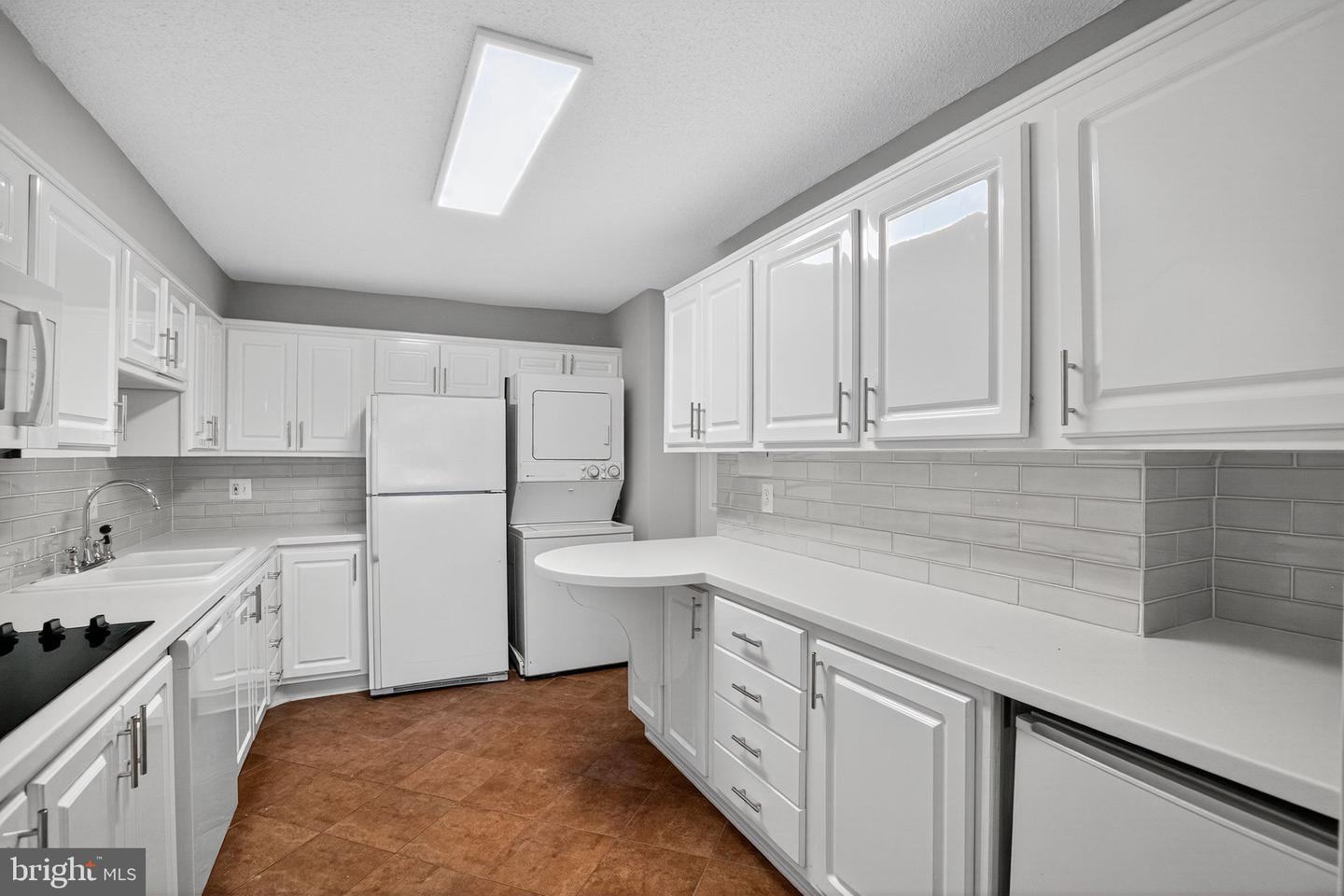 5902 MOUNT EAGLE DR #805, ALEXANDRIA, Virginia 22303, 2 Bedrooms Bedrooms, ,2 BathroomsBathrooms,Residential,For sale,5902 MOUNT EAGLE DR #805,VAFX2262868 MLS # VAFX2262868