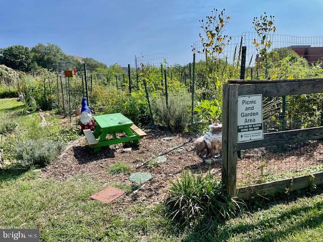 3720 39TH ST NW #D166, WASHINGTON, District Of Columbia 20016, 1 Bedroom Bedrooms, ,1 BathroomBathrooms,Residential,For sale,3720 39TH ST NW #D166,DCDC2220154 MLS # DCDC2220154