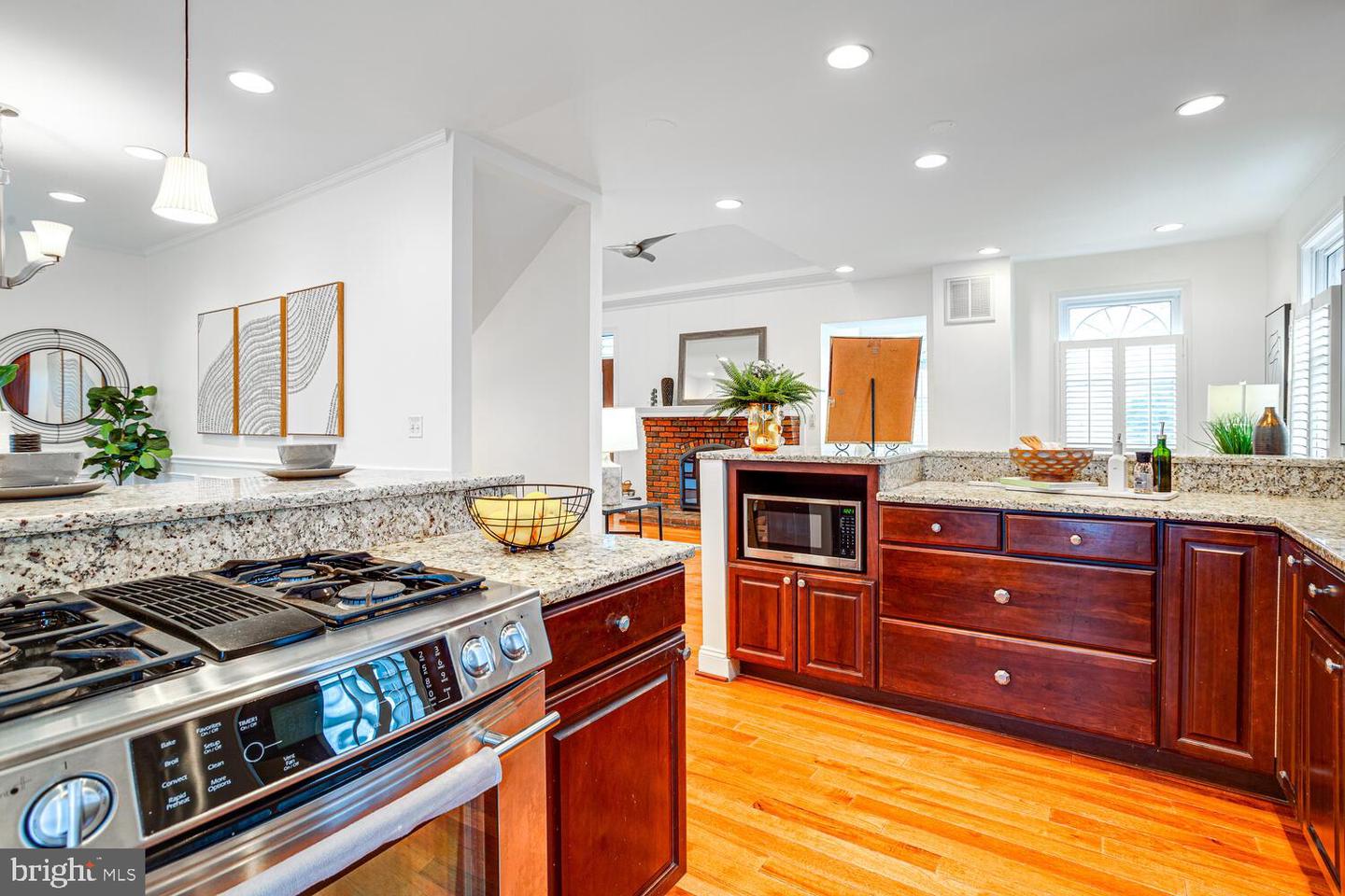 2015 BRANCH AVE SE, WASHINGTON, District Of Columbia 20020, 3 Bedrooms Bedrooms, ,2 BathroomsBathrooms,Residential,For sale,2015 BRANCH AVE SE,DCDC2223794 MLS # DCDC2223794