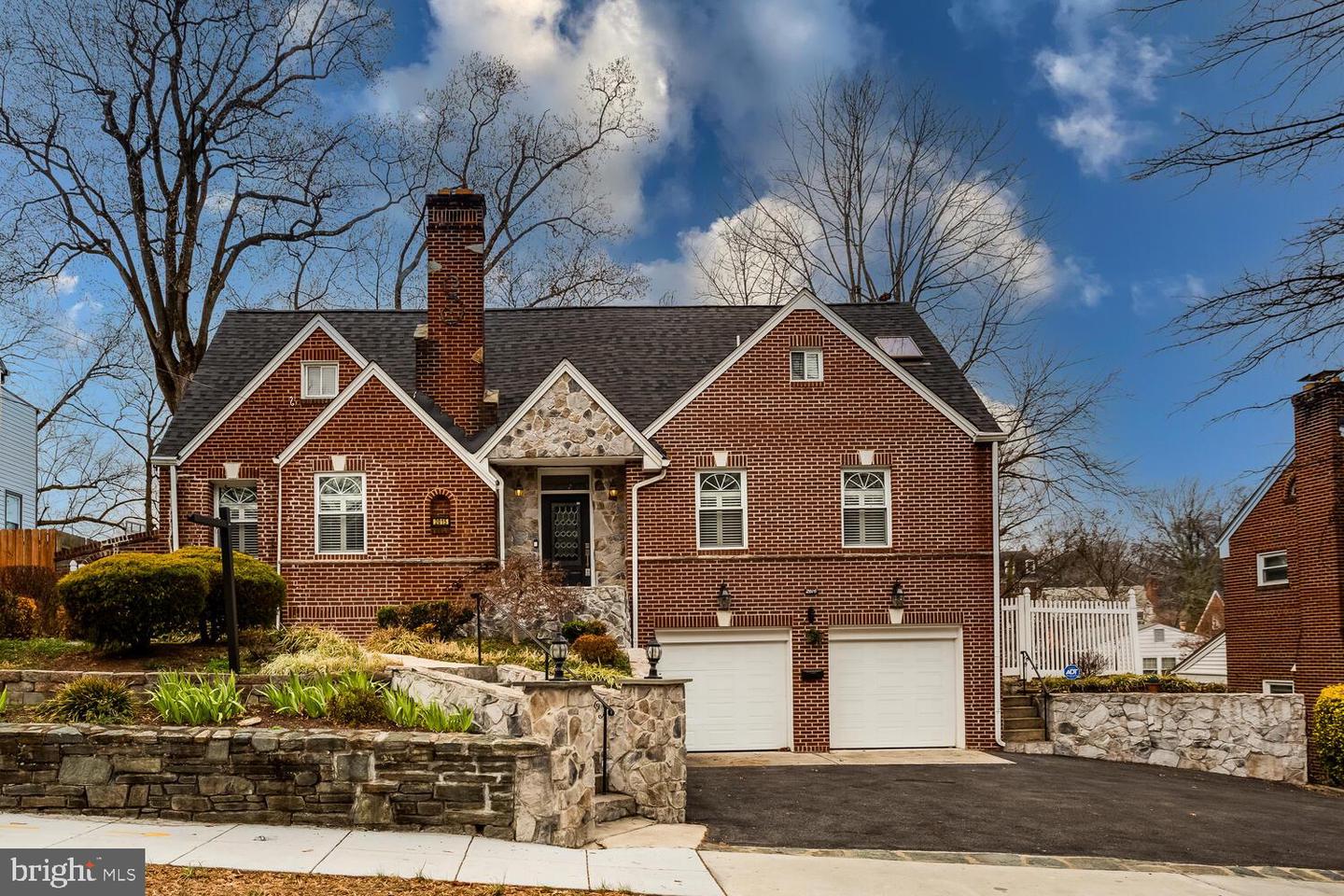 2015 BRANCH AVE SE, WASHINGTON, District Of Columbia 20020, 3 Bedrooms Bedrooms, ,2 BathroomsBathrooms,Residential,For sale,2015 BRANCH AVE SE,DCDC2223794 MLS # DCDC2223794