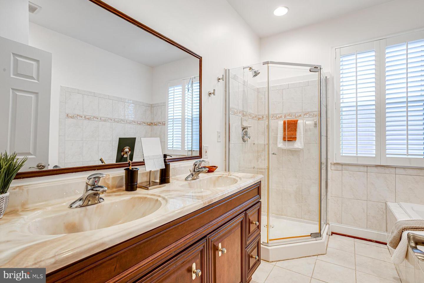 2015 BRANCH AVE SE, WASHINGTON, District Of Columbia 20020, 3 Bedrooms Bedrooms, ,2 BathroomsBathrooms,Residential,For sale,2015 BRANCH AVE SE,DCDC2223794 MLS # DCDC2223794