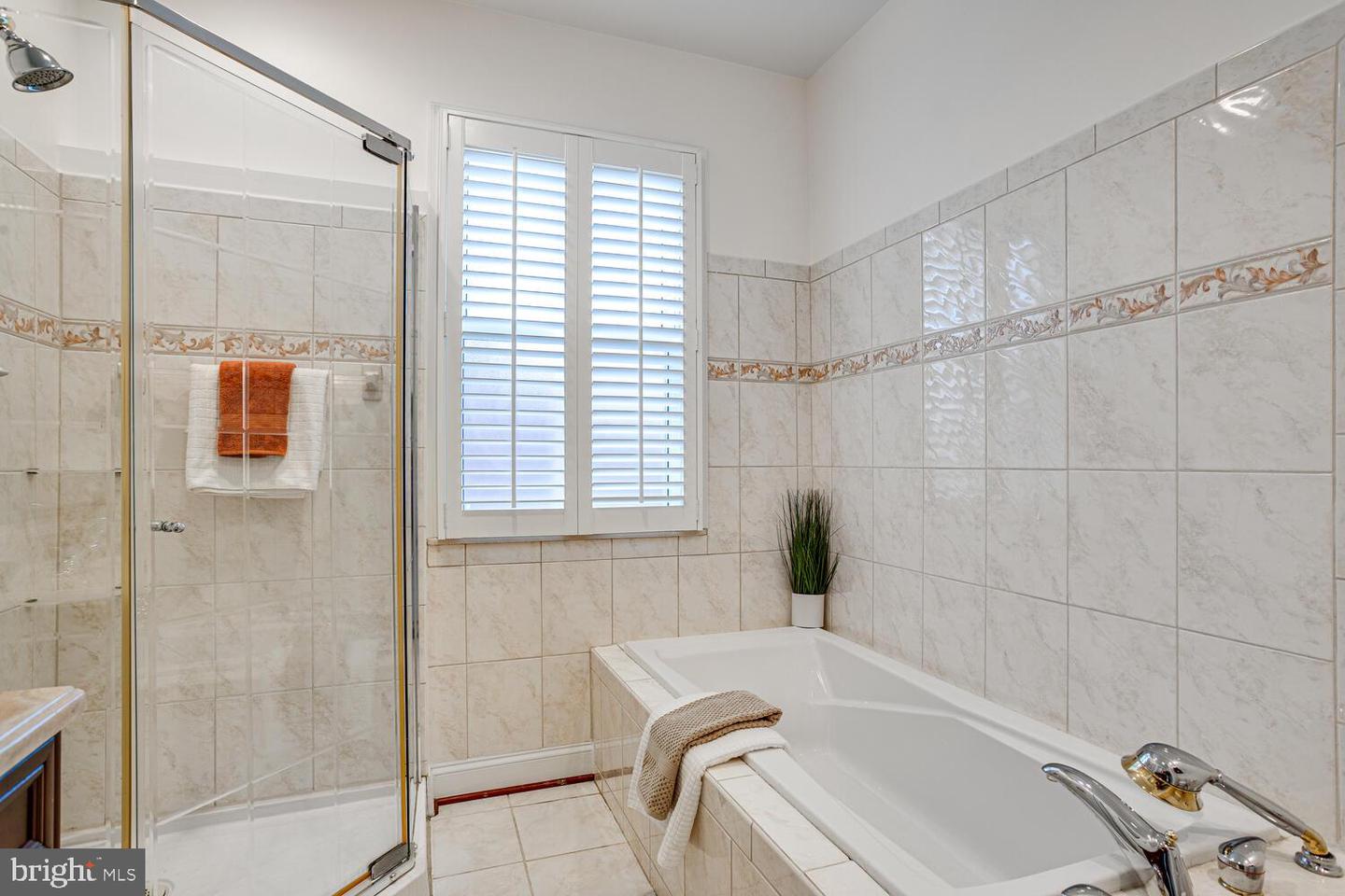 2015 BRANCH AVE SE, WASHINGTON, District Of Columbia 20020, 3 Bedrooms Bedrooms, ,2 BathroomsBathrooms,Residential,For sale,2015 BRANCH AVE SE,DCDC2223794 MLS # DCDC2223794