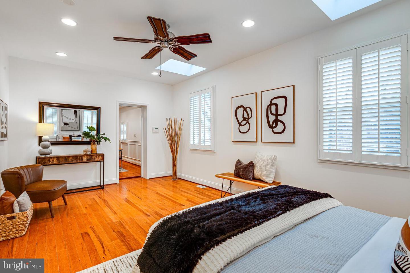 2015 BRANCH AVE SE, WASHINGTON, District Of Columbia 20020, 3 Bedrooms Bedrooms, ,2 BathroomsBathrooms,Residential,For sale,2015 BRANCH AVE SE,DCDC2223794 MLS # DCDC2223794